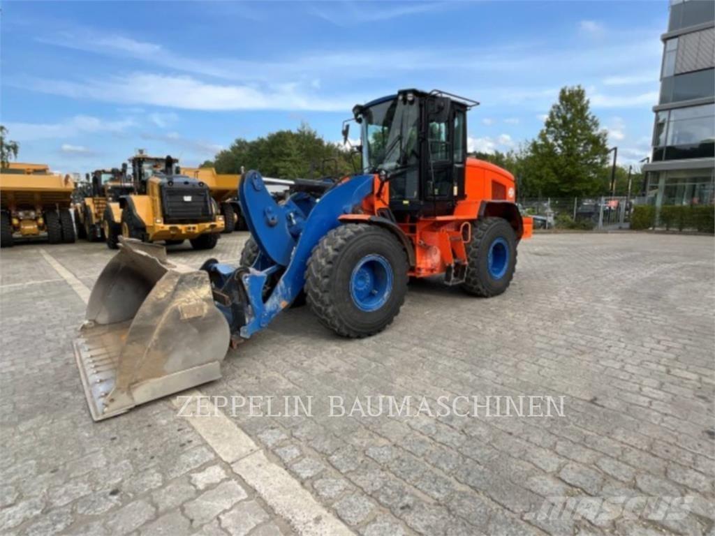 CAT 926M Naudoti ratiniai krautuvai