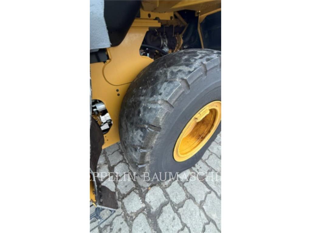 CAT 926M Naudoti ratiniai krautuvai