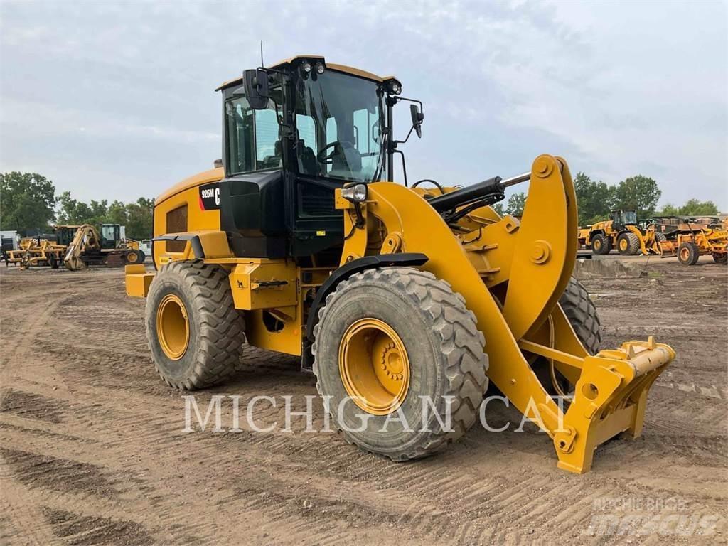 CAT 926M 3RQ Naudoti ratiniai krautuvai