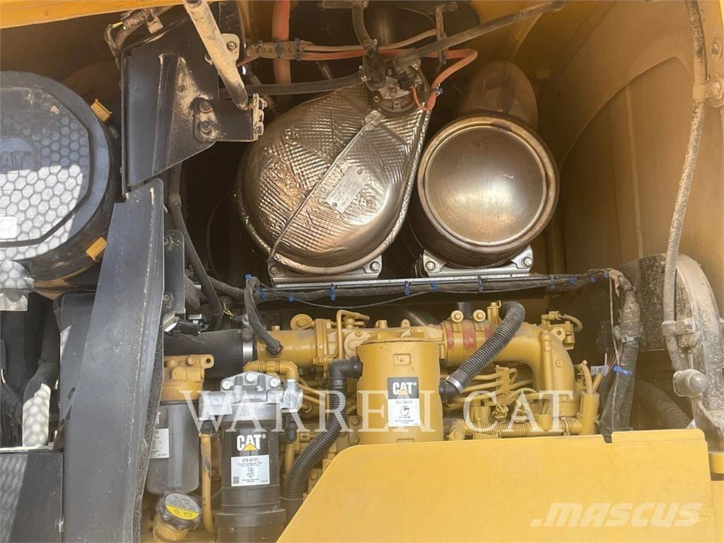 CAT 926M HL Naudoti ratiniai krautuvai
