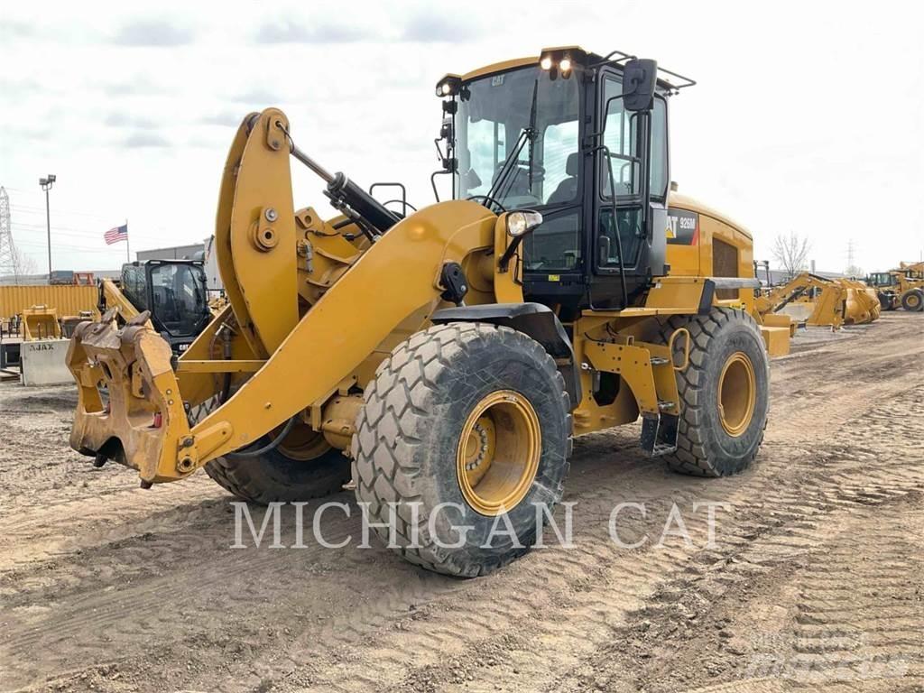 CAT 926M RQ Naudoti ratiniai krautuvai
