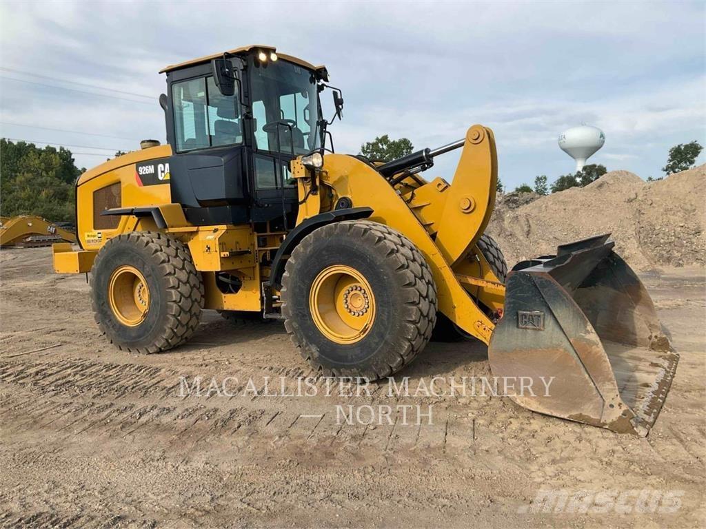 CAT 926M RQ Naudoti ratiniai krautuvai