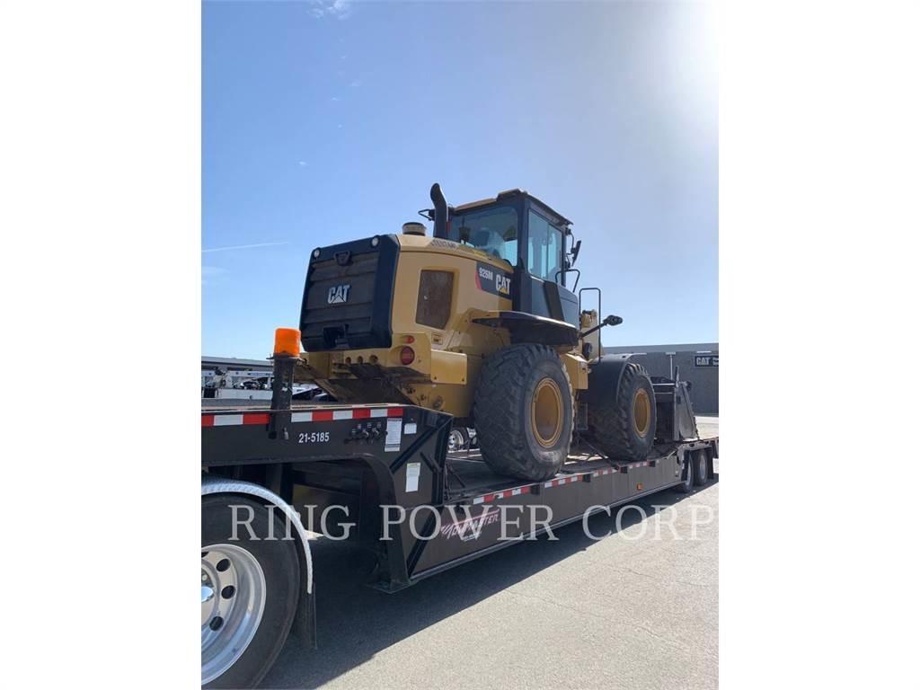 CAT 926MQC3V Naudoti ratiniai krautuvai