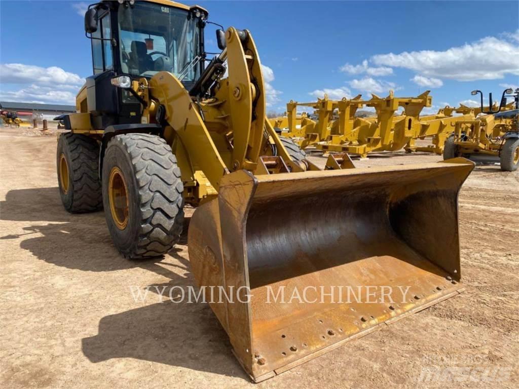 CAT 930K Naudoti ratiniai krautuvai