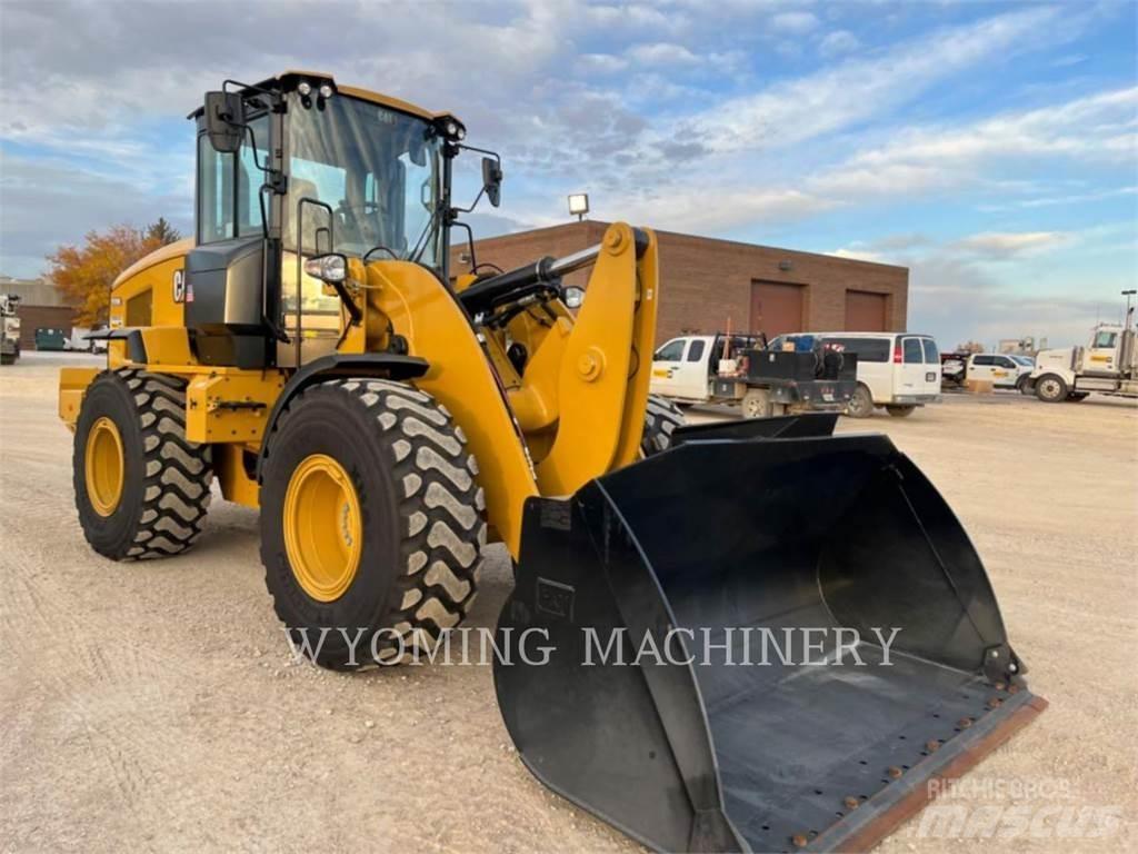 CAT 930M Naudoti ratiniai krautuvai