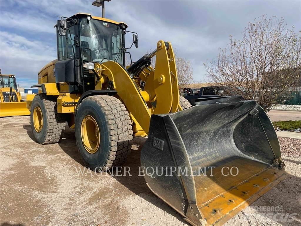 CAT 930M Naudoti ratiniai krautuvai