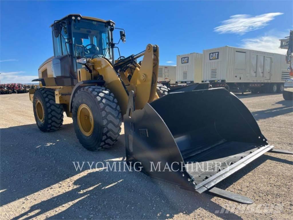 CAT 930M Naudoti ratiniai krautuvai