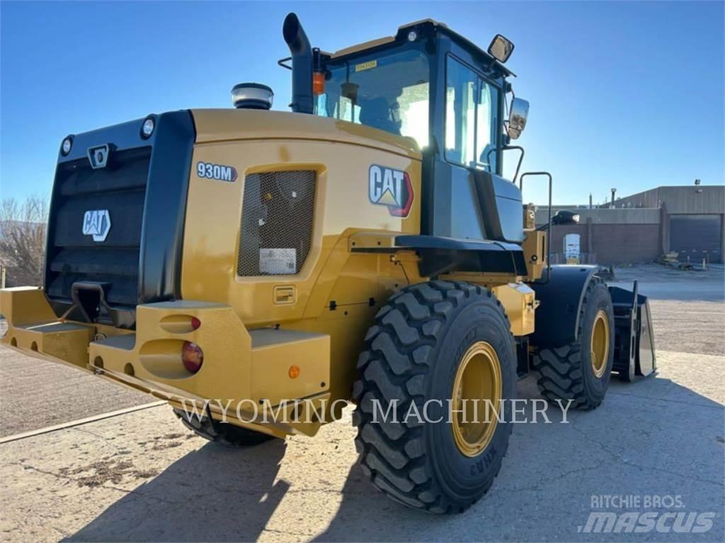 CAT 930M Naudoti ratiniai krautuvai