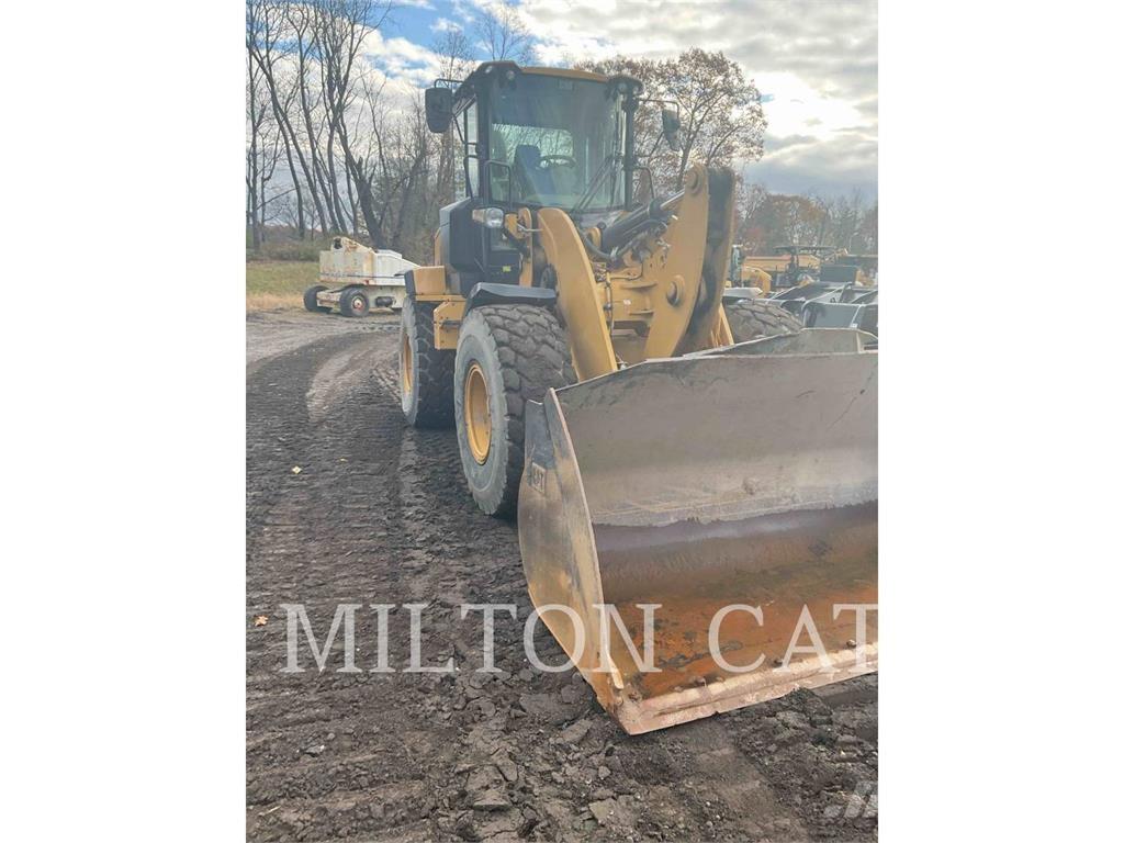 CAT 930M Naudoti ratiniai krautuvai