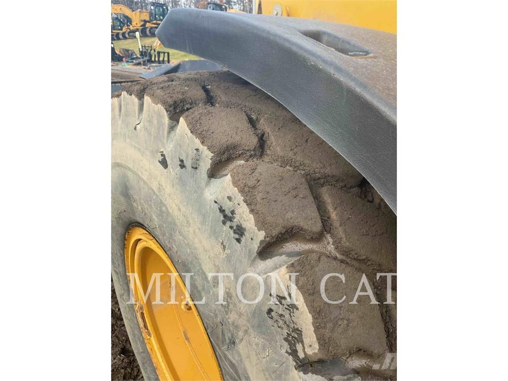 CAT 930M Naudoti ratiniai krautuvai