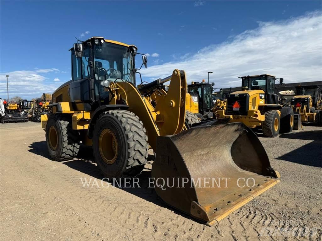 CAT 930M Naudoti ratiniai krautuvai