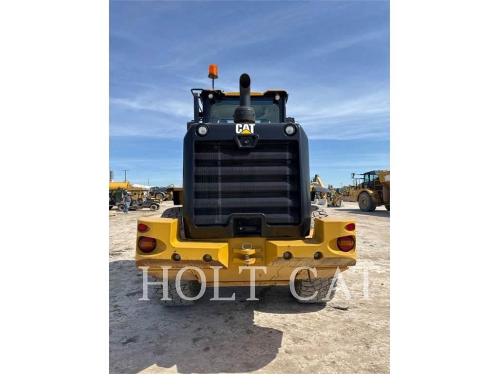 CAT 930M Naudoti ratiniai krautuvai