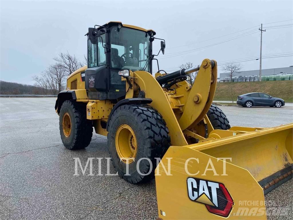 CAT 930M Naudoti ratiniai krautuvai