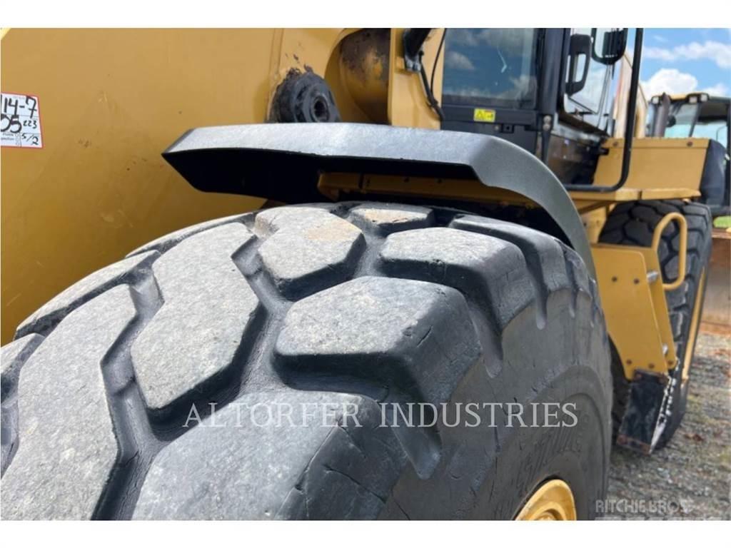 CAT 930M Naudoti ratiniai krautuvai