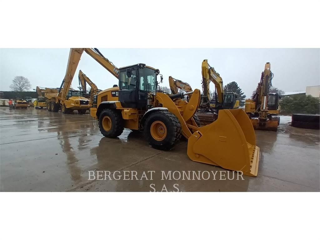 CAT 930M Naudoti ratiniai krautuvai