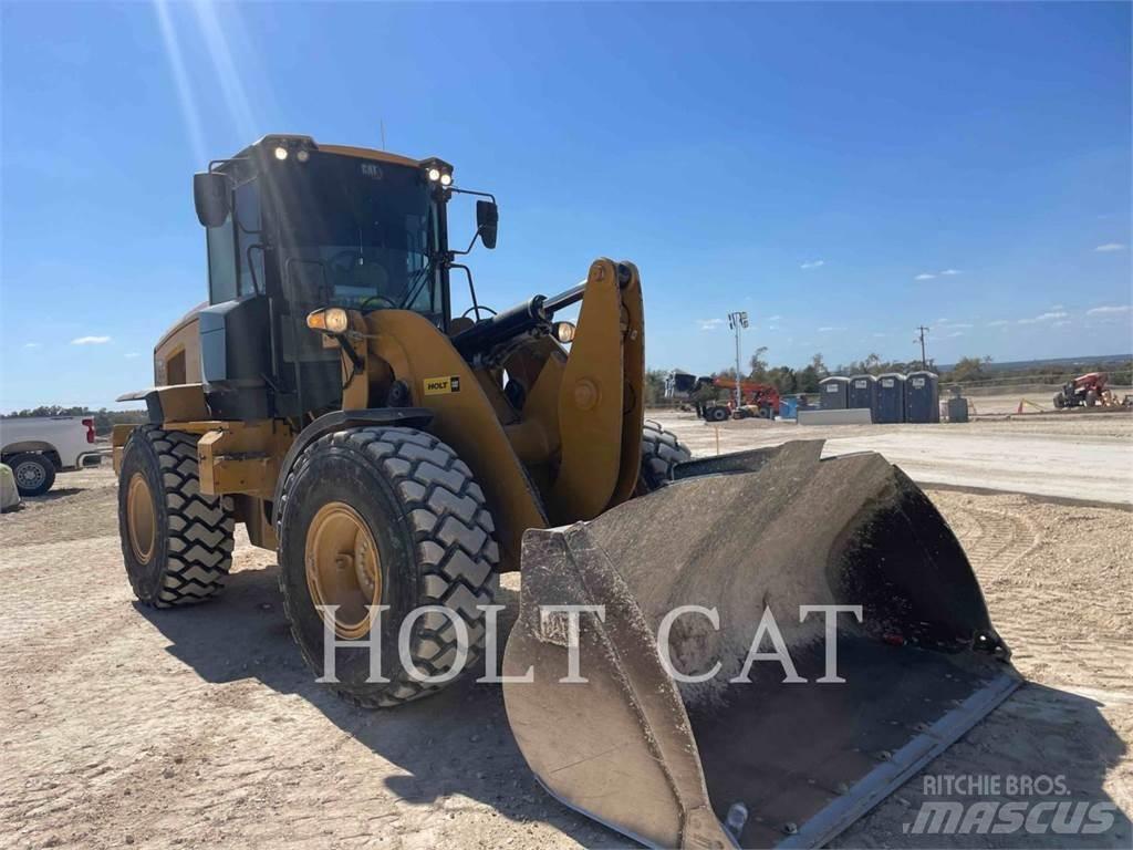 CAT 930M Naudoti ratiniai krautuvai