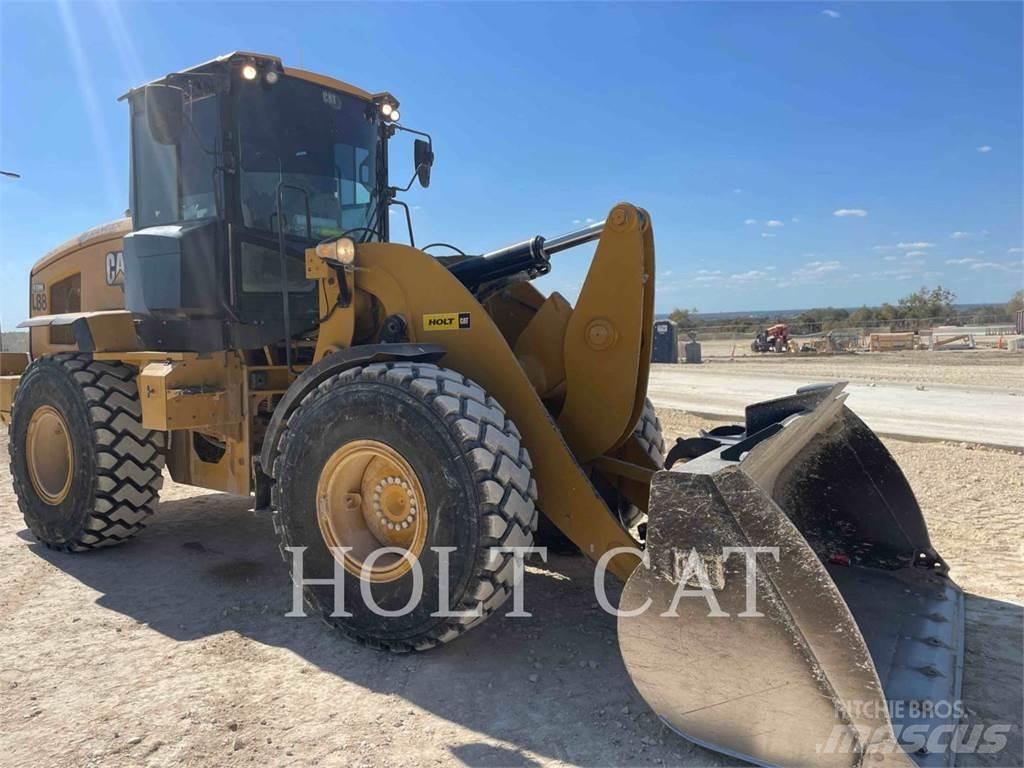 CAT 930M Naudoti ratiniai krautuvai