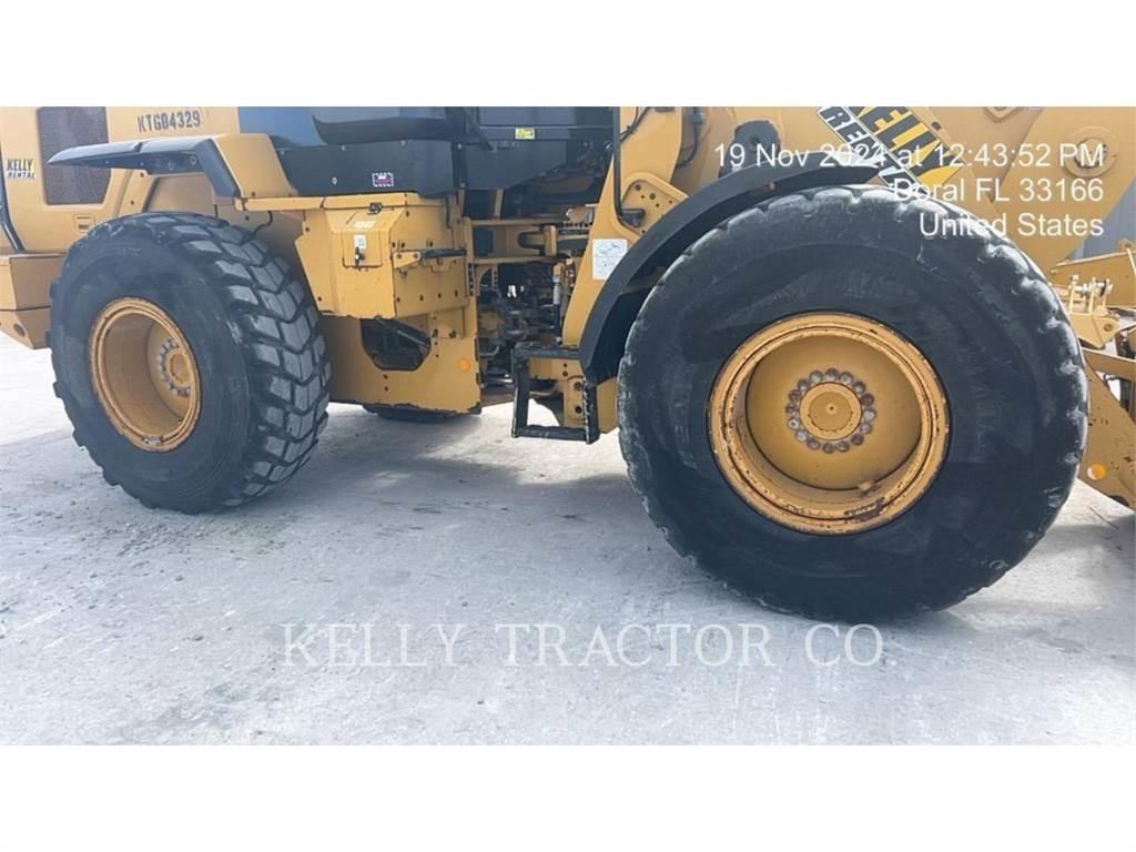 CAT 930M Naudoti ratiniai krautuvai