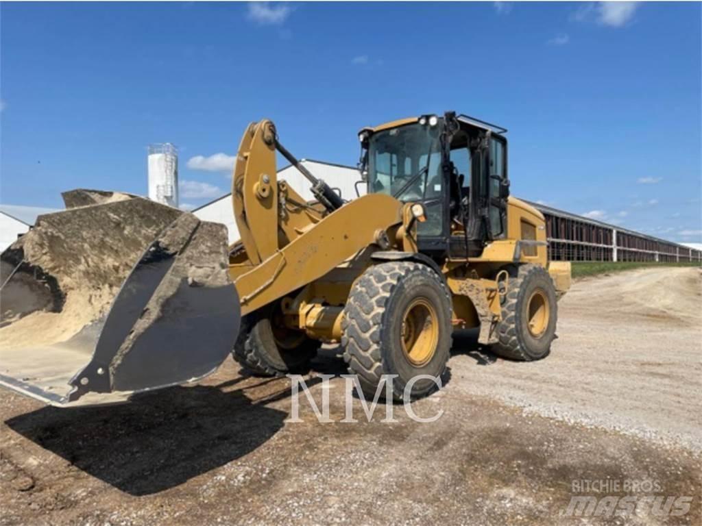 CAT 930M Naudoti ratiniai krautuvai