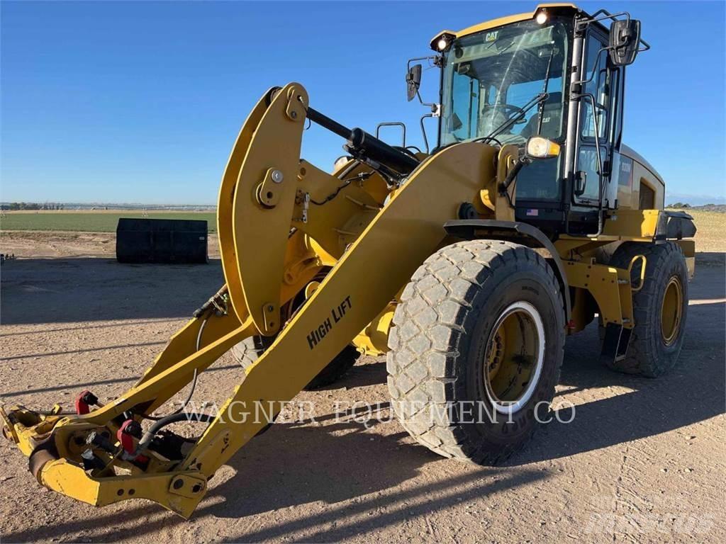 CAT 930M Naudoti ratiniai krautuvai