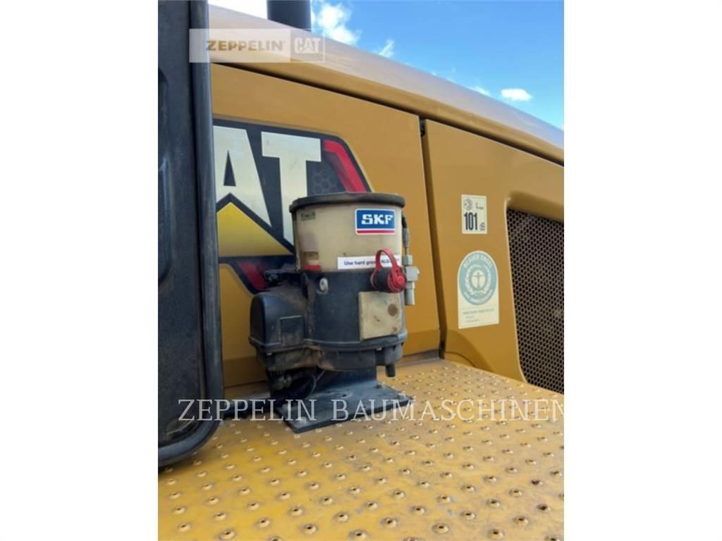 CAT 930M Naudoti ratiniai krautuvai