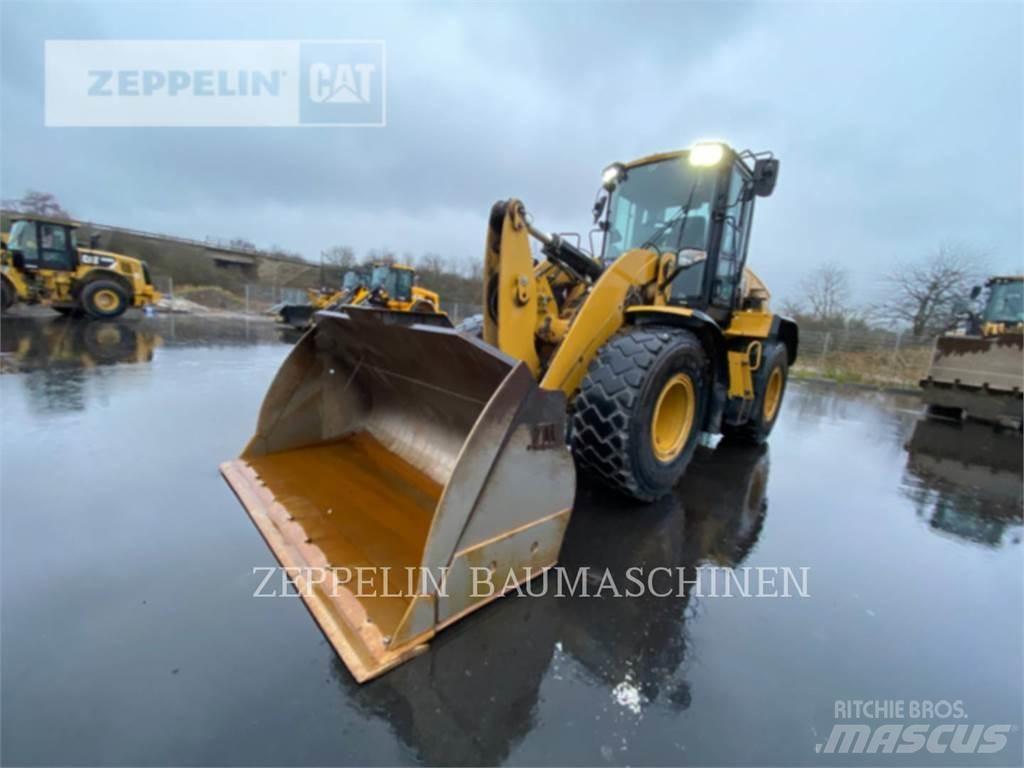 CAT 930M Naudoti ratiniai krautuvai