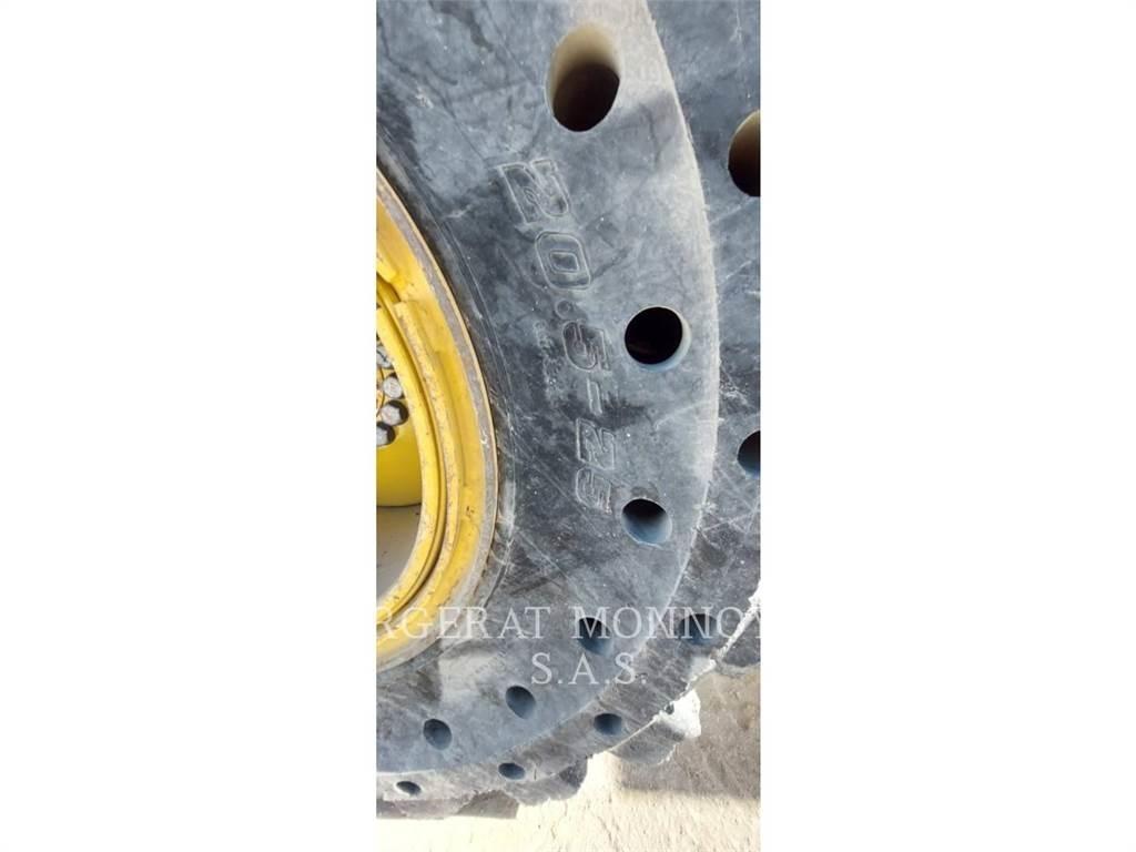 CAT 930M Naudoti ratiniai krautuvai