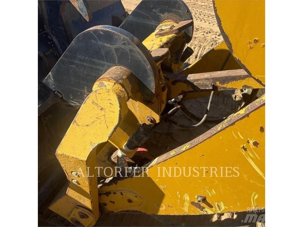 CAT 930M Naudoti ratiniai krautuvai