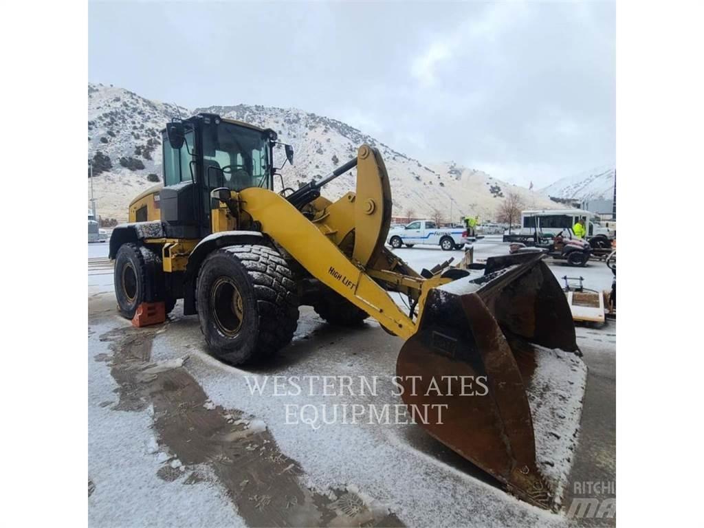 CAT 930M Naudoti ratiniai krautuvai