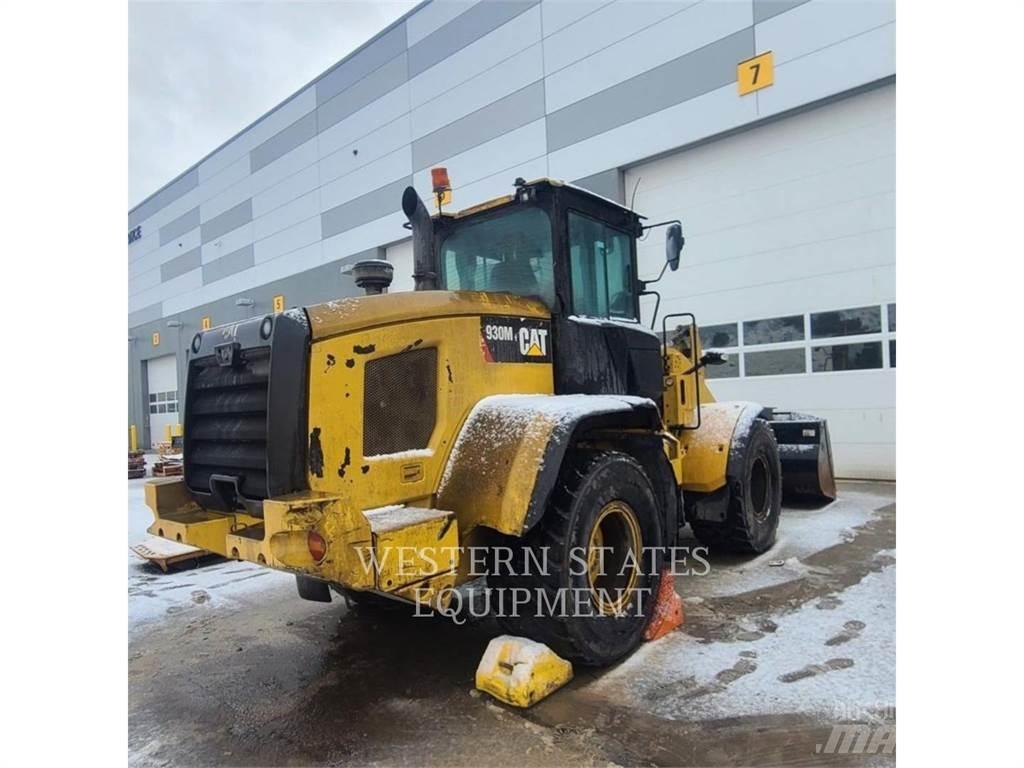 CAT 930M Naudoti ratiniai krautuvai