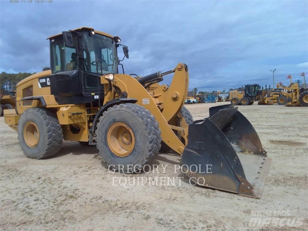CAT 930M Naudoti ratiniai krautuvai