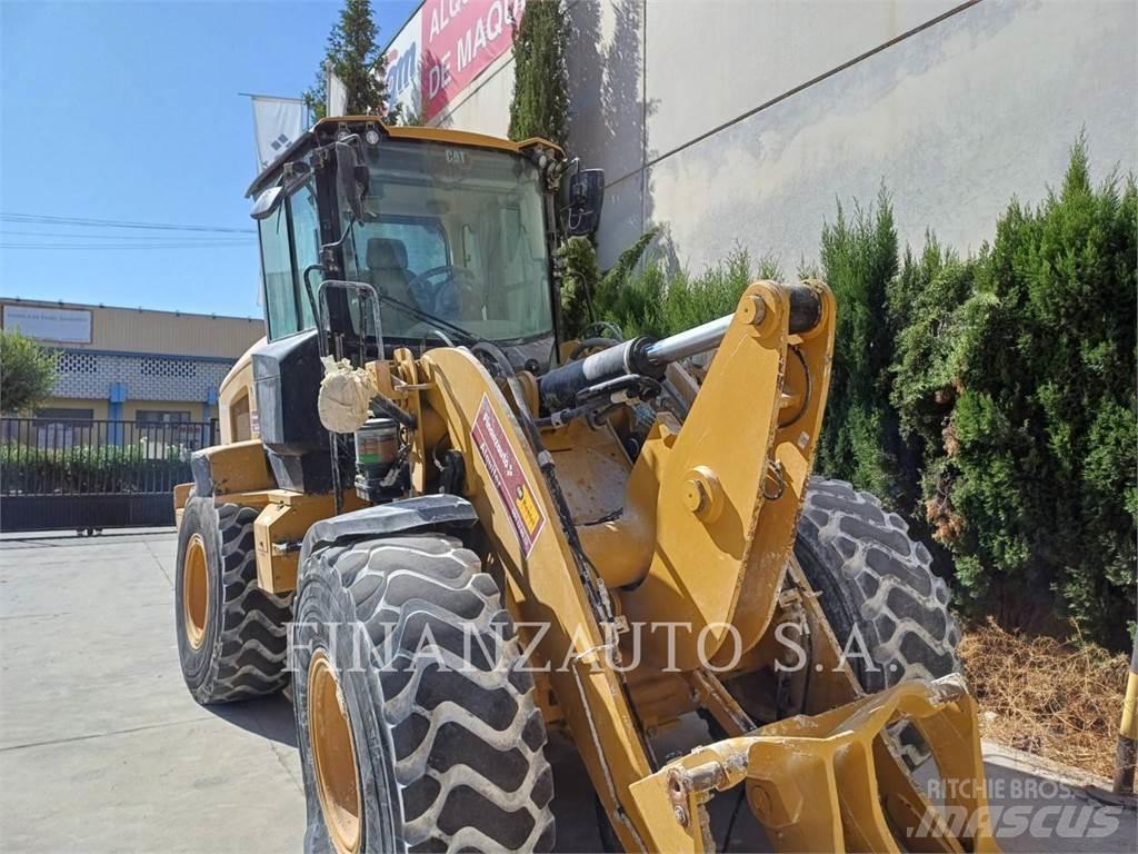CAT 930M Naudoti ratiniai krautuvai