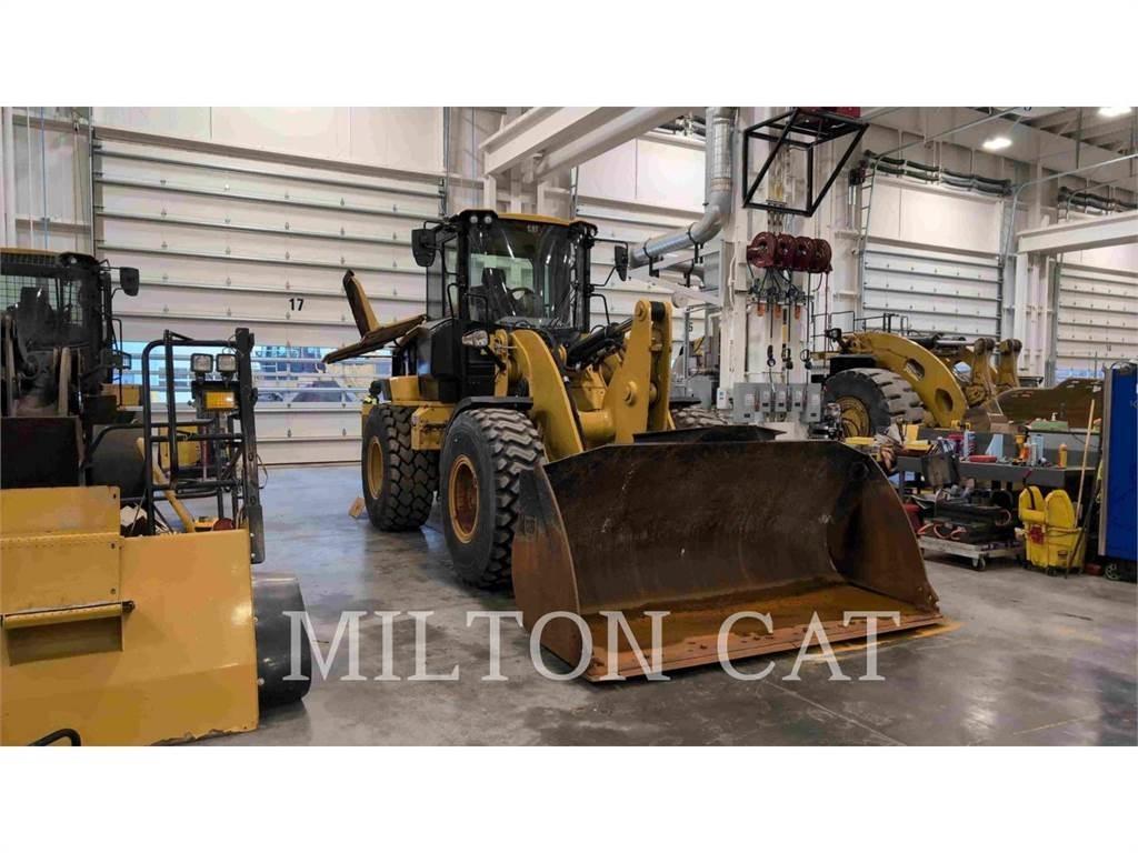 CAT 930M Naudoti ratiniai krautuvai