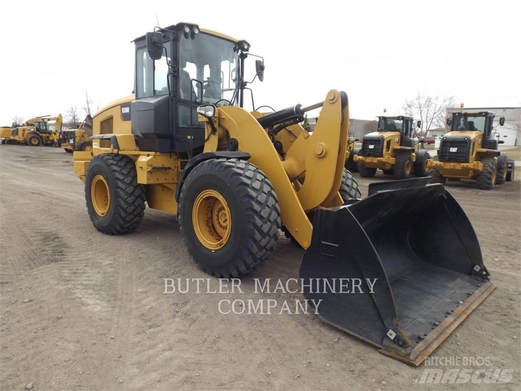 CAT 930M Naudoti ratiniai krautuvai