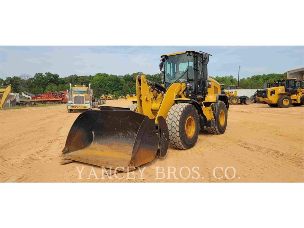 CAT 930M Naudoti ratiniai krautuvai