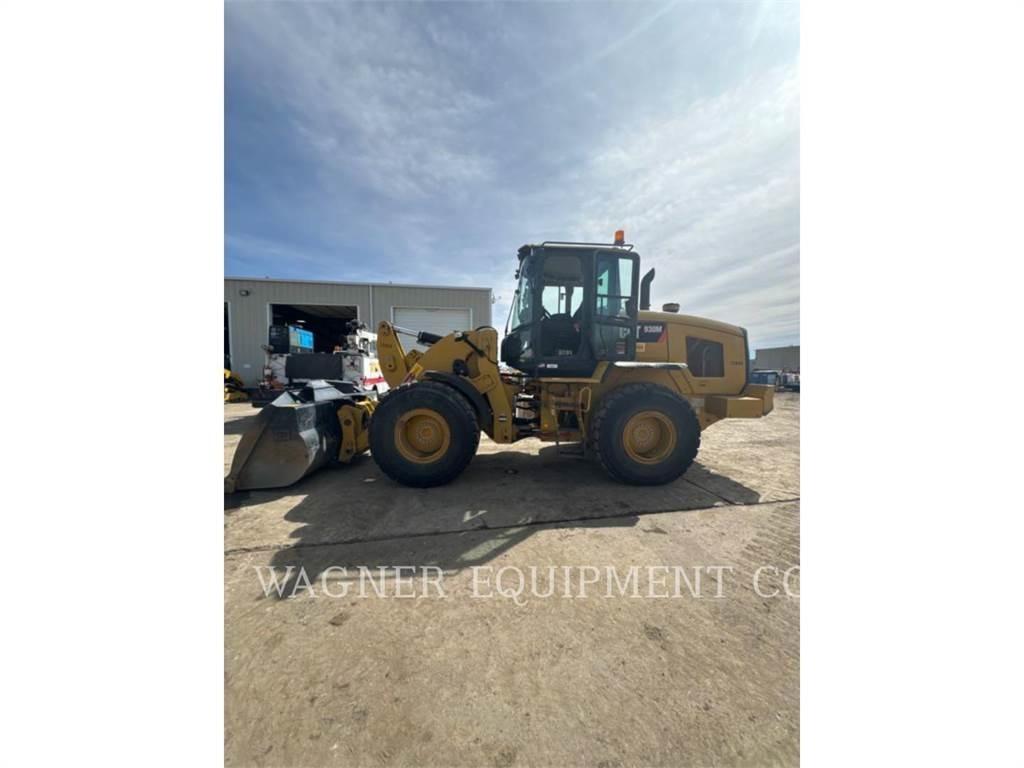 CAT 930M Naudoti ratiniai krautuvai