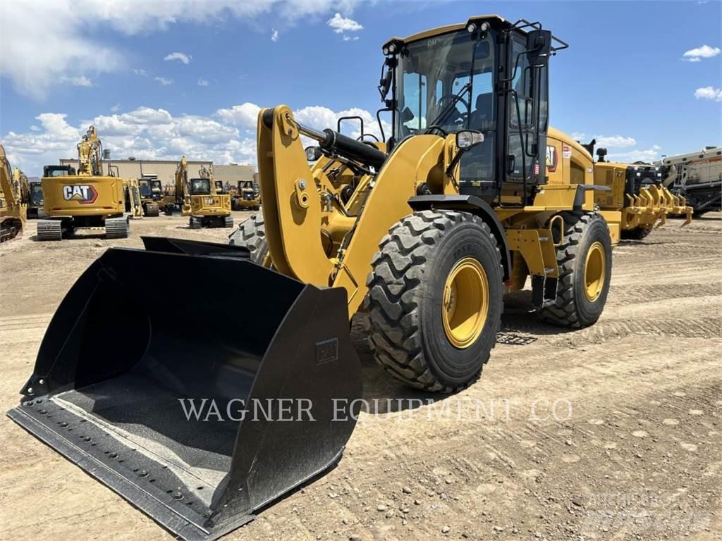 CAT 930M Naudoti ratiniai krautuvai