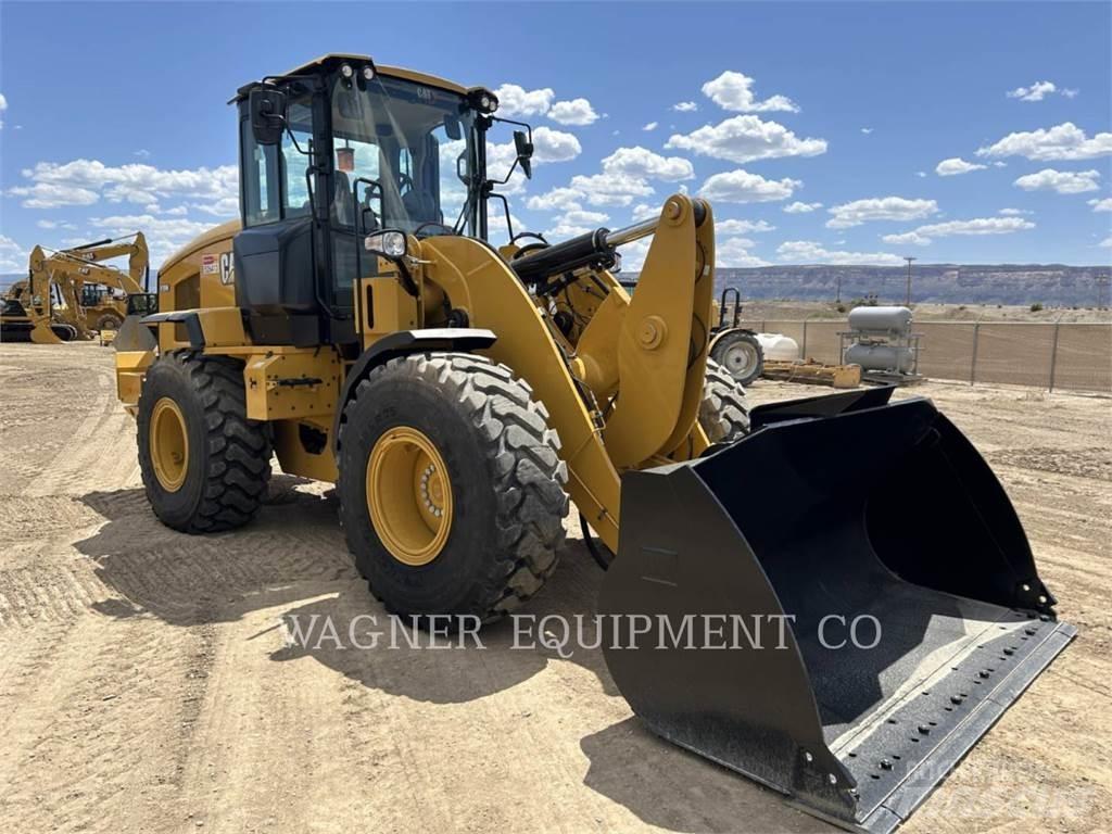 CAT 930M Naudoti ratiniai krautuvai
