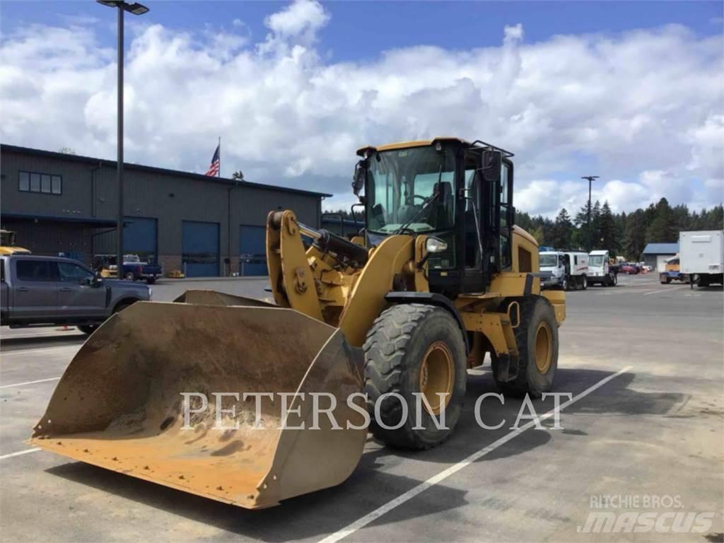CAT 930M Naudoti ratiniai krautuvai