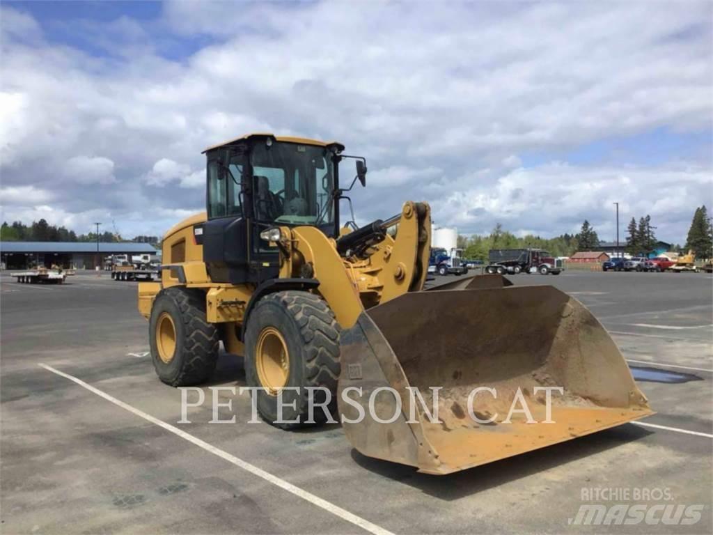CAT 930M Naudoti ratiniai krautuvai