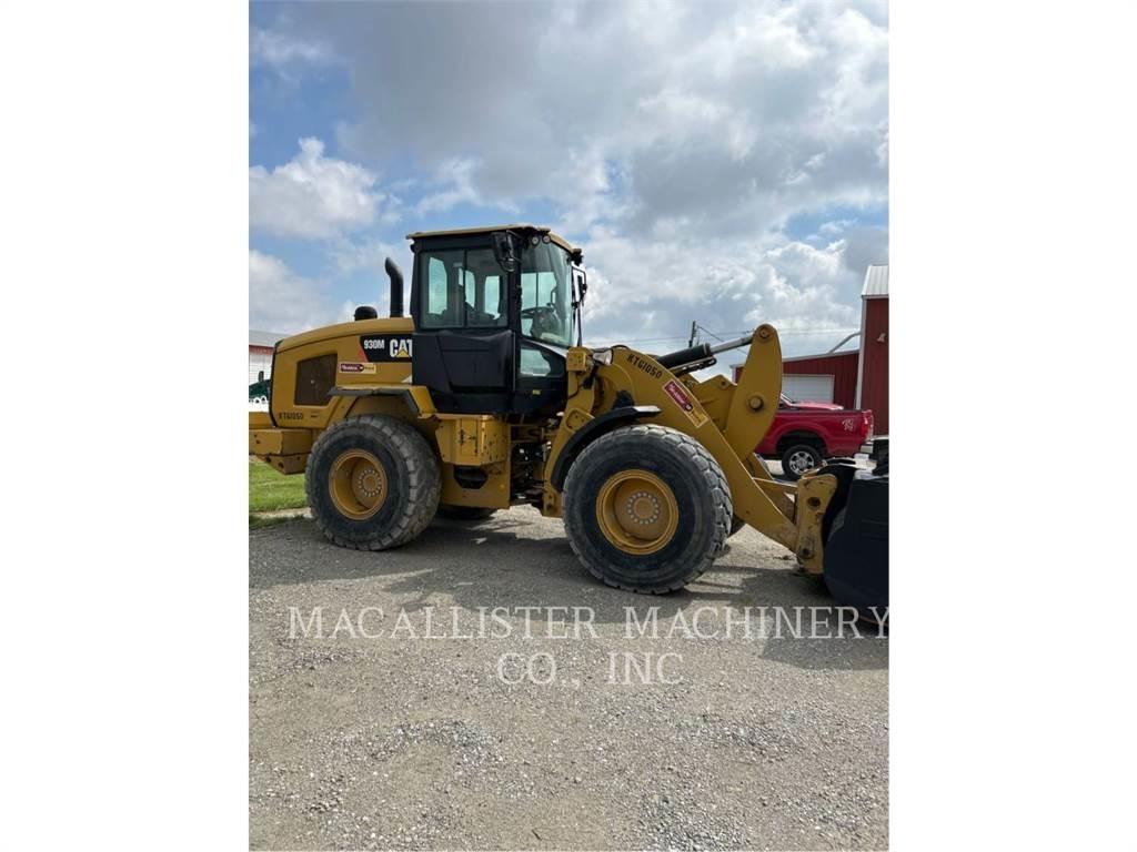 CAT 930M Naudoti ratiniai krautuvai