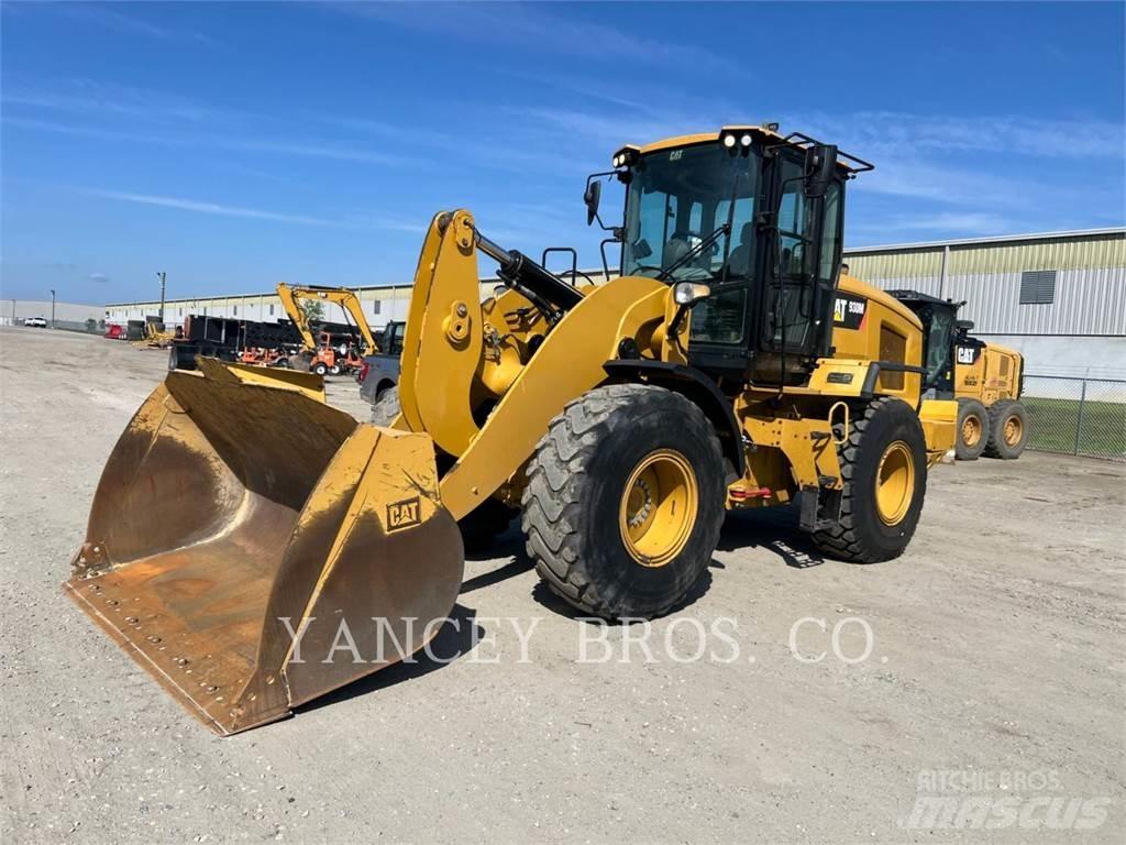 CAT 930M Naudoti ratiniai krautuvai