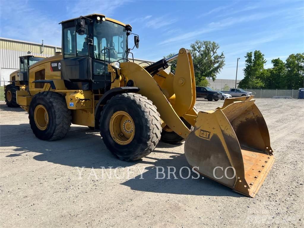CAT 930M Naudoti ratiniai krautuvai
