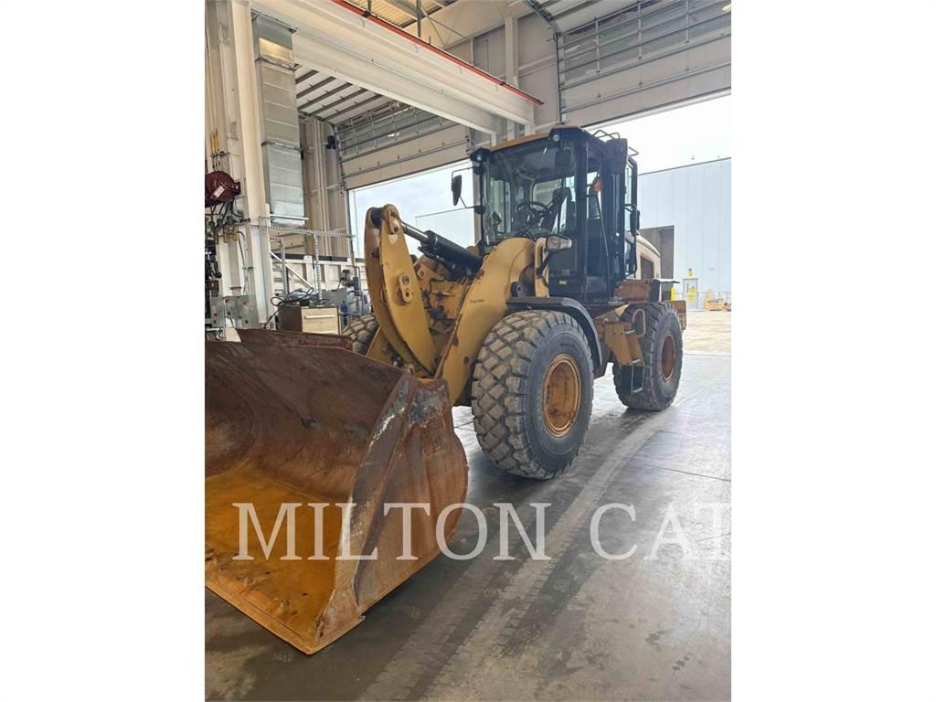 CAT 930M Naudoti ratiniai krautuvai