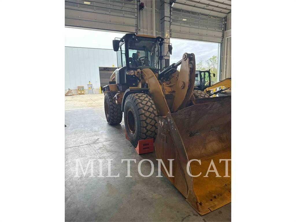 CAT 930M Naudoti ratiniai krautuvai