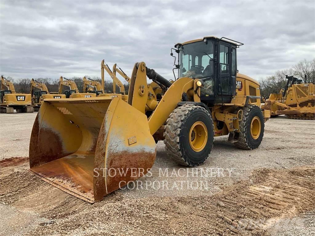 CAT 930M Naudoti ratiniai krautuvai