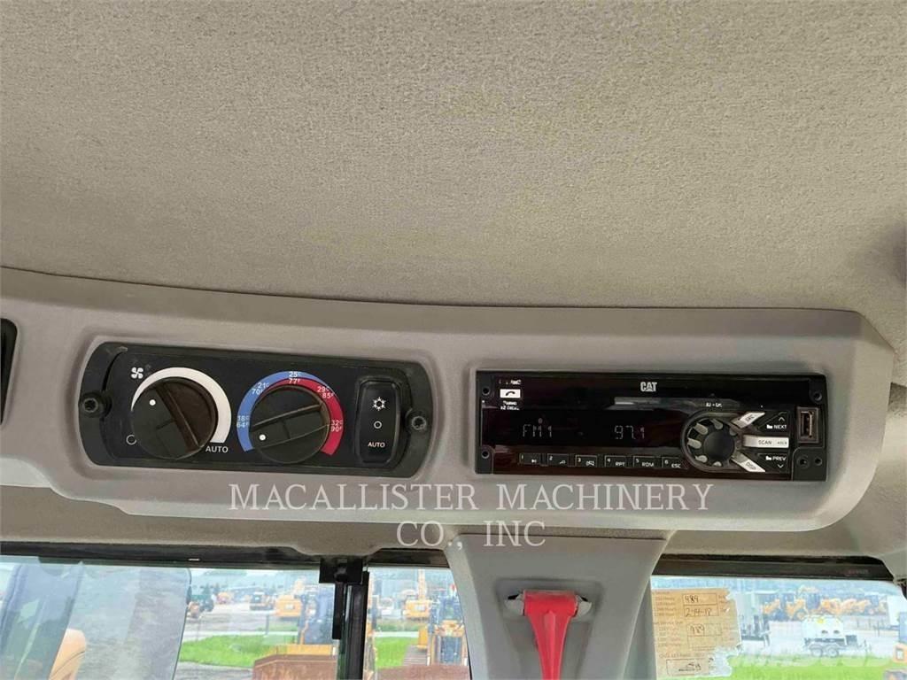 CAT 930M Naudoti ratiniai krautuvai