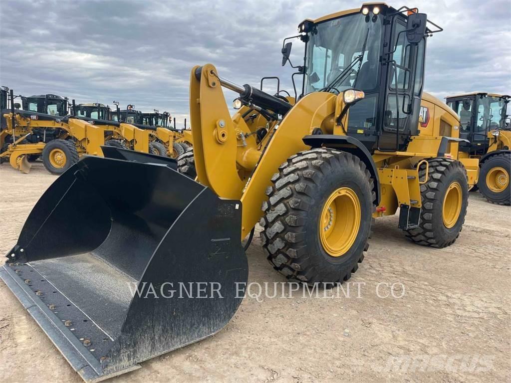 CAT 930M Naudoti ratiniai krautuvai