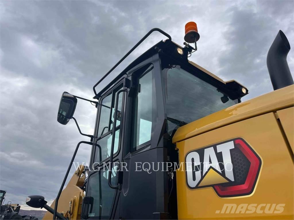 CAT 930M Naudoti ratiniai krautuvai