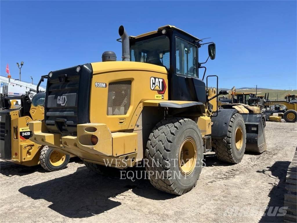 CAT 930M Naudoti ratiniai krautuvai